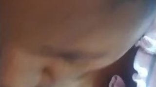 me mete a la pieza y me lo chupa