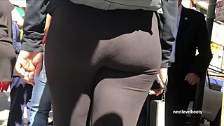 Nice Teen Ass In Leggings